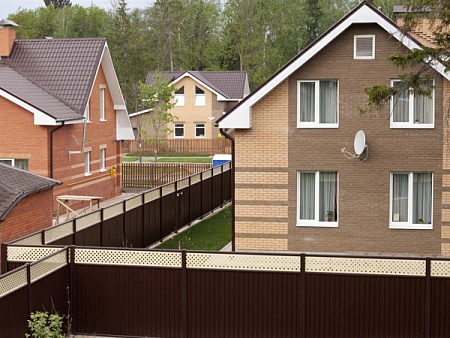 Труба 40х20х1,0х2500 RAL 8017